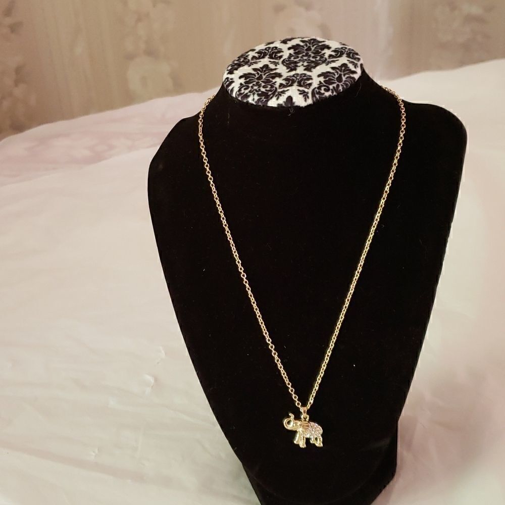 Nine West Elephant Pendant and Earrings Set